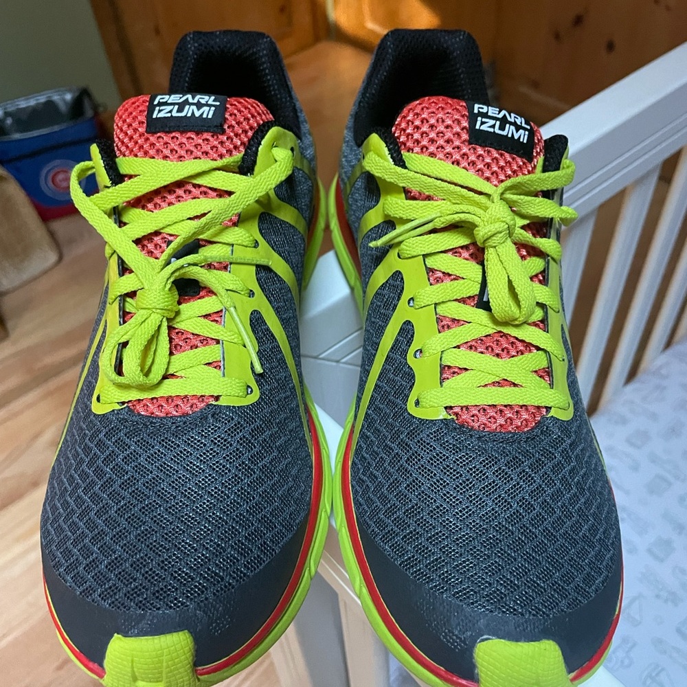 1 em tri shoe, one N1, one n2, 1 N3